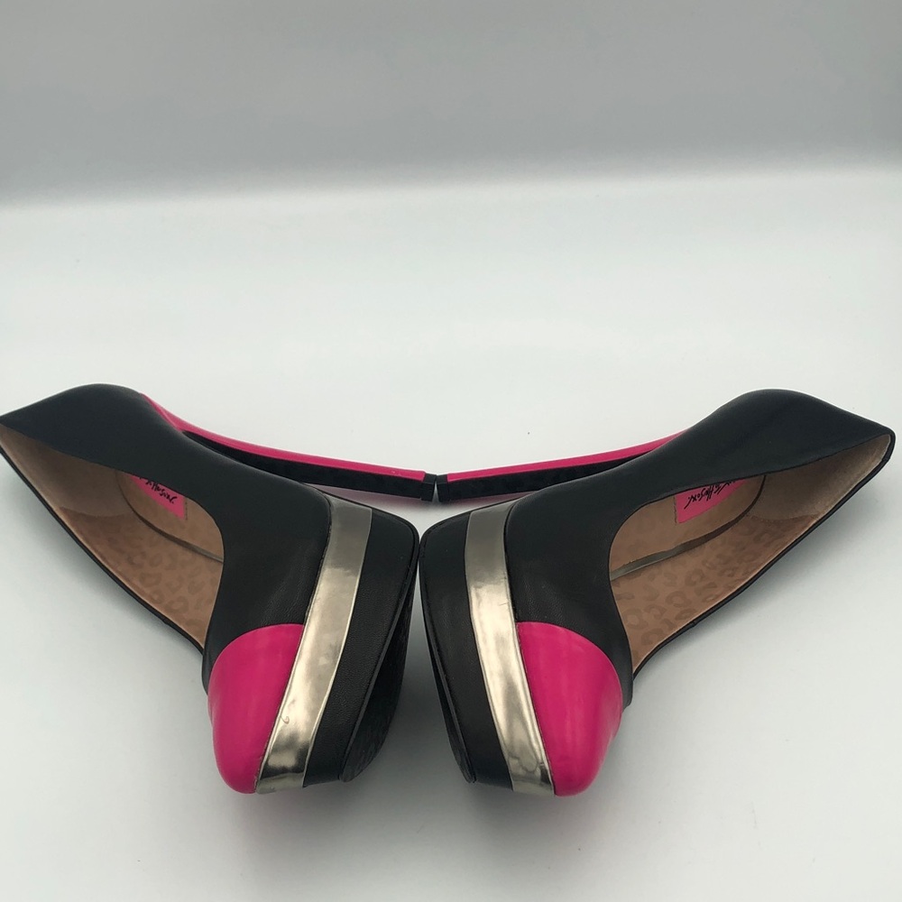 Betsey Johnson Carmindy Black and Pink High Heels Leather Upper NIB - Picture 11 of 15